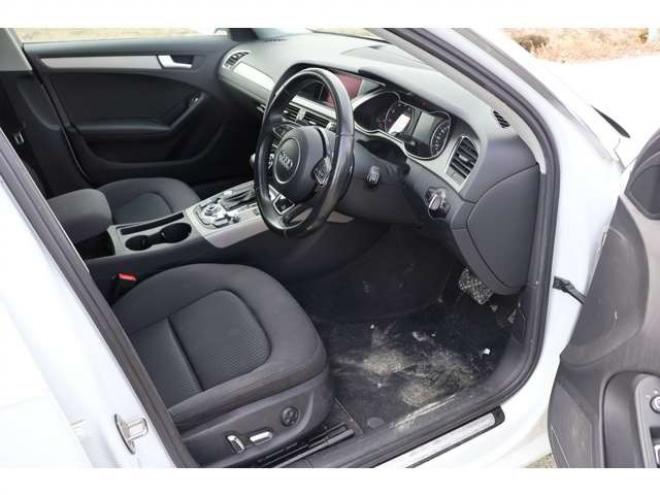 アウディA4アバント 2.0 TFSI クワトロ 4WD　検二年　後期　バックカメラ　Bluetooth 正規輸入車 2000