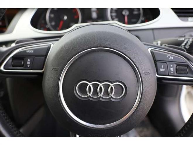 アウディA4アバント 2.0 TFSI クワトロ 4WD　検二年　後期　バックカメラ　Bluetooth 正規輸入車 2000