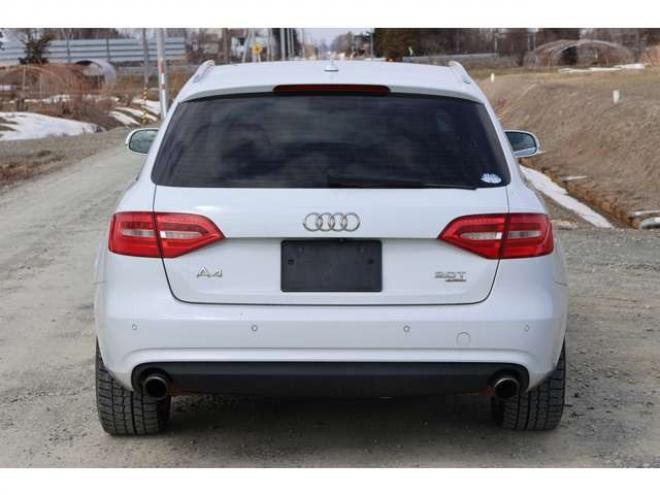 アウディA4アバント 2.0 TFSI クワトロ 4WD　検二年　後期　バックカメラ　Bluetooth 正規輸入車 2000