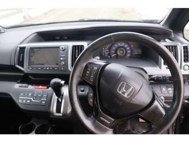 ステップワゴン2.0 スパーダ Z 4WD　検二年　バックカメラ　自社　ローンカノウ 2000