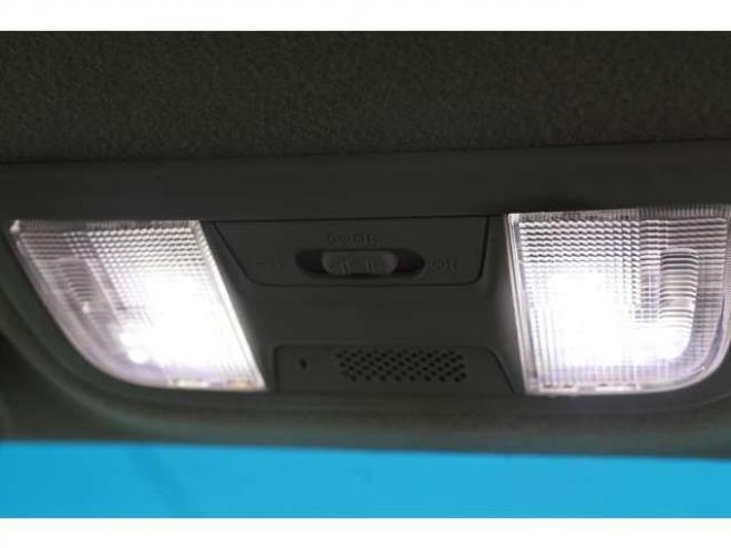 ステップワゴン2.0 スパーダ Z 4WD　検二年　バックカメラ　自社　ローンカノウ 2000