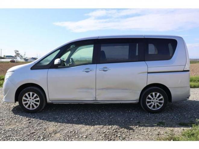 セレナ2.0 20S 4WD　検2年　自社　ローンカノウ 2000