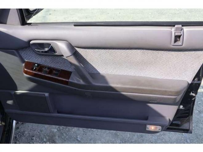 グロリアセダン　2.0 V20Eクラシック　検二年 2WD 2000