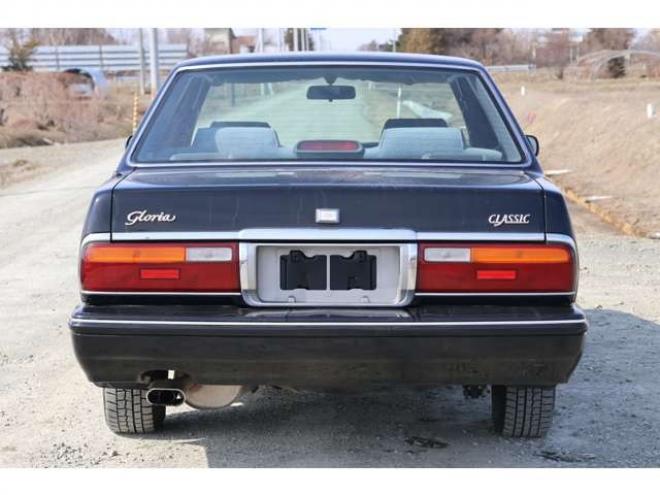 グロリアセダン　2.0 V20Eクラシック　検二年 2WD 2000