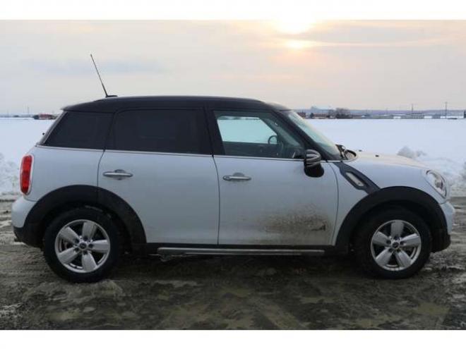 ミニクロスオーバー クーパー D　検二年　社外ナビ　バックモニター　TV　ETC 正規輸入車 2WD 2000