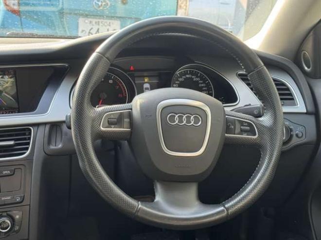 アウディA5スポーツバック 2.0 TFSI クワトロ 4WD　夏冬タイヤ　黒革シート　ナビ　TV　Bカメラ 正規輸入車 2000