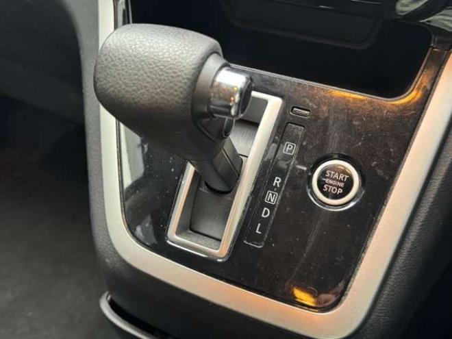 セレナ2.0 X Vセレクション 4WD　ナビ　TV　全周囲カメラ　ETC　両側Pスライド 2000