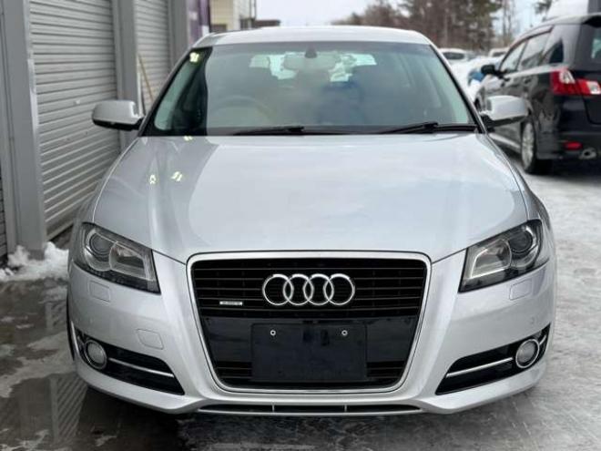 アウディA3スポーツバック 2.0 TFSI クワトロ 4WD　ナビ　TV　Bカメラ　Bluetooth 正規輸入車 2000