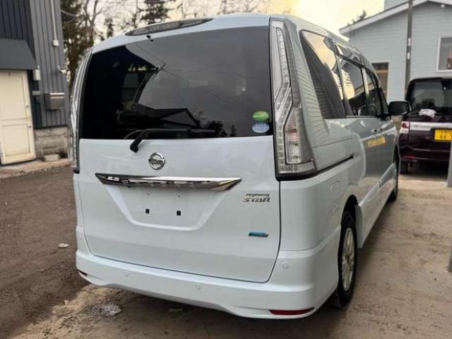 セレナ2.0 ハイウェイスター Vセレクション+Safety 4WD　ナビ　TV　Bカメラ　Bluetooth　フリップダウン　両側Pスライド 2000