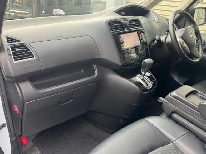 セレナ2.0 ハイウェイスター Vセレクション+Safety 4WD　ナビ　TV　Bカメラ　Bluetooth　フリップダウン　両側Pスライド 2000