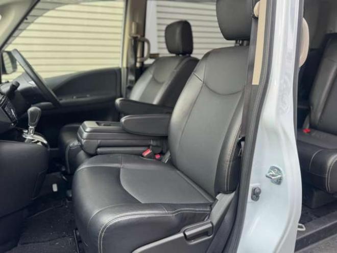 セレナ2.0 ハイウェイスター Vセレクション+Safety 4WD　ナビ　TV　Bカメラ　Bluetooth　フリップダウン　両側Pスライド 2000