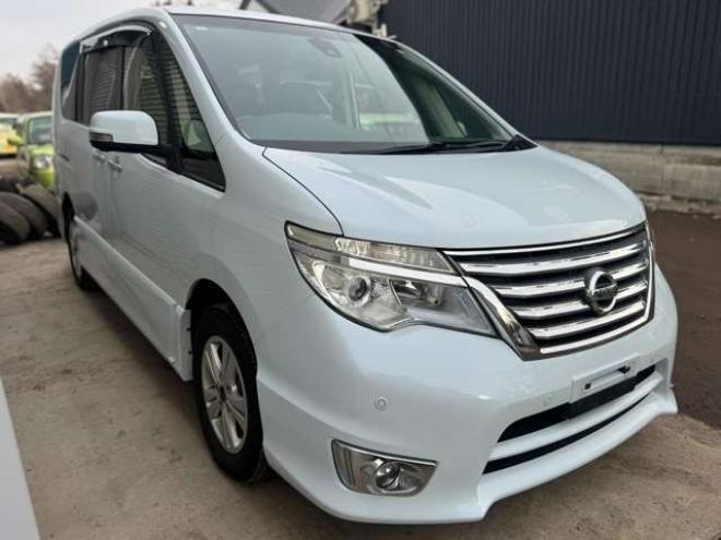 セレナ2.0 ハイウェイスター Vセレクション+Safety 4WD　ナビ　TV　Bカメラ　Bluetooth　フリップダウン　両側Pスライド 2000