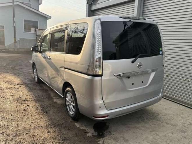 セレナ2.0 20S 4WD　後期型 2000