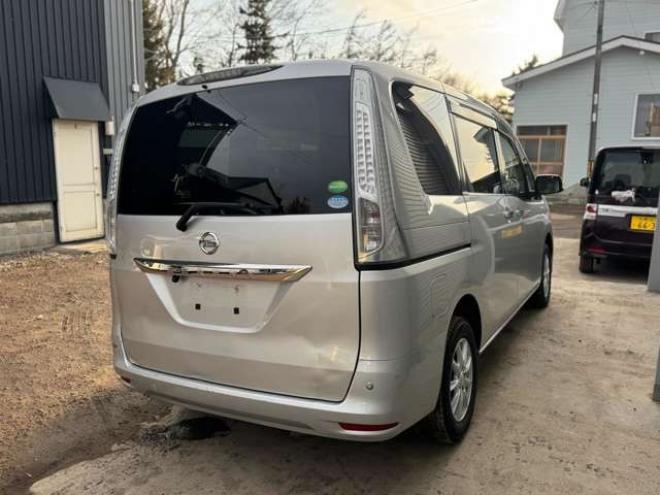 セレナ2.0 20S 4WD　後期型 2000