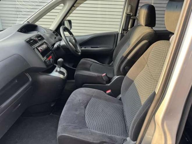 セレナ2.0 20S 4WD　後期型 2000