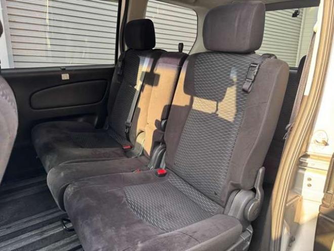 セレナ2.0 20S 4WD　後期型 2000