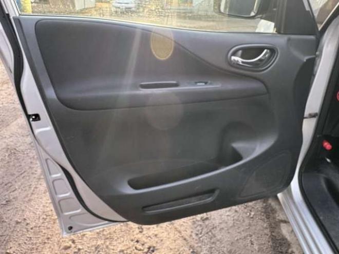 セレナ2.0 20S 4WD　後期型 2000