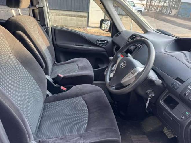 セレナ2.0 20S 4WD　後期型 2000