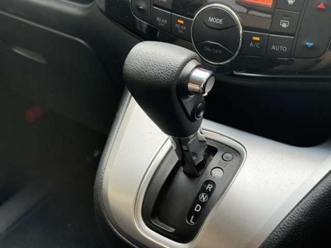 セレナ2.0 20S 4WD　後期型 2000