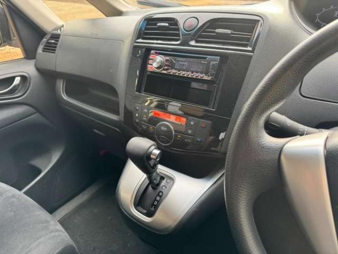 セレナ2.0 20S 4WD　後期型 2000