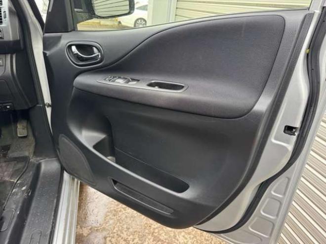 セレナ2.0 20X 4WD　ナビ　TV　Bluetooth　フリップダウン　キーフリー　Pスライドドア 2000