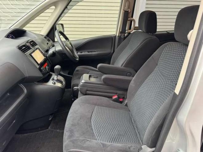 セレナ2.0 20X 4WD　ナビ　TV　Bluetooth　フリップダウン　キーフリー　Pスライドドア 2000