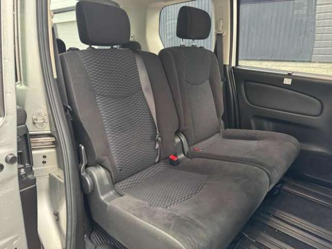 セレナ2.0 20S 4WD　ナビ　TV　Bluetooth　Bカメラ　クルコン　後期型 2000