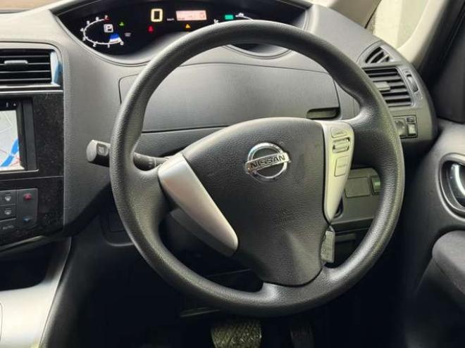 セレナ2.0 20S 4WD　ナビ　TV　Bluetooth　Bカメラ　クルコン　後期型 2000