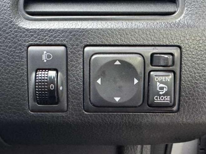 セレナ2.0 20S 4WD　ナビ　TV　Bluetooth　Bカメラ　クルコン　後期型 2000