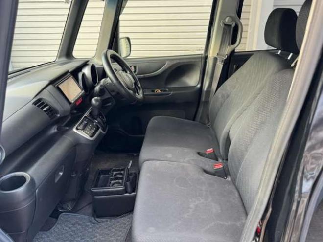 N-BOXカスタムG 4WD　スマートキー　ナビ　TV　リアモニター 660