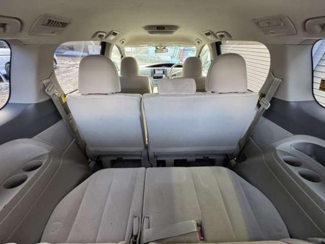 エスティマハイブリッド2.4 X 4WD　ナビ　TV　Bカメラ　フリップダウン 2400