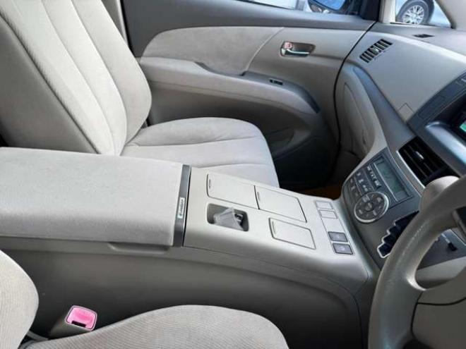 エスティマハイブリッド2.4 X 4WD　ナビ　TV　Bカメラ　フリップダウン 2400