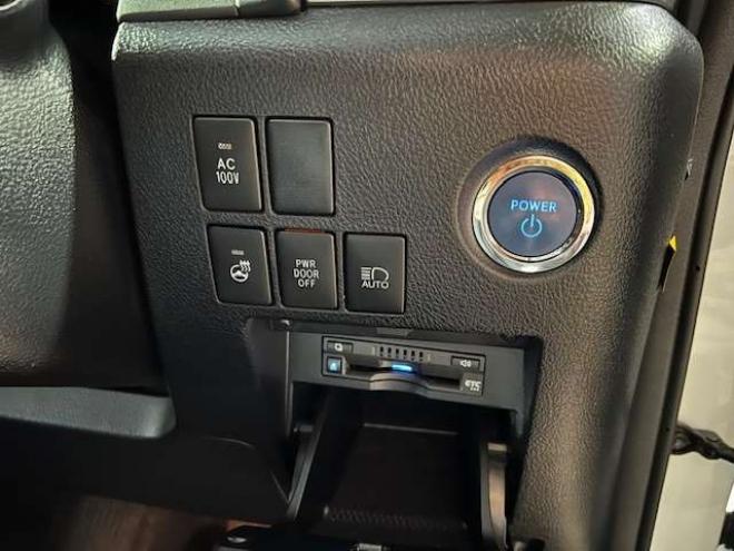 アルファードハイブリッド 2.5 SR Cパッケージ E-Four 4WD　3眼LED・純正ナビ・リアモニター・パワーバックドア・社外19AW・夏冬タイヤ付・1500W給電・ベンチレーターシート・アダプティブクルーズコントロール・ステアリングヒーター・検令和9年6月・本州仕入車両 2500