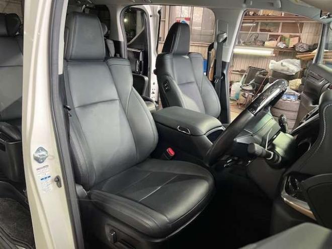 アルファードハイブリッド 2.5 SR Cパッケージ E-Four 4WD　3眼LED・純正ナビ・リアモニター・パワーバックドア・社外19AW・夏冬タイヤ付・1500W給電・ベンチレーターシート・アダプティブクルーズコントロール・ステアリングヒーター・検令和9年6月・本州仕入車両 2500