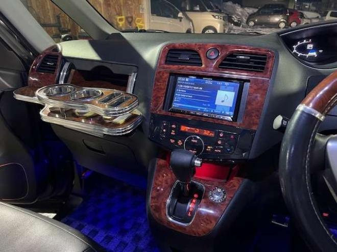 セレナ2.0 ライダー ブラックライン 4WD　新規車検整備付・Bluetooth対応社外ナビ・バックモニター・両側パワースライドドア・純正エンジンスターター・スマートキー・LEDテール 2000