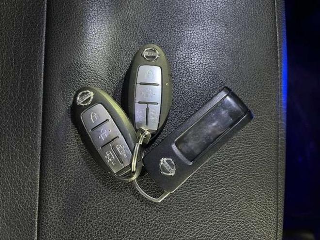 セレナ2.0 ライダー ブラックライン 4WD　新規車検整備付・Bluetooth対応社外ナビ・バックモニター・両側パワースライドドア・純正エンジンスターター・スマートキー・LEDテール 2000