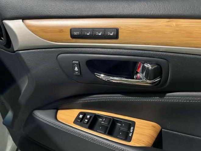 レクサスLSハイブリッド 600h バージョンC Iパッケージ 4WD　WALD&モデリスタエアロ・左右出しマフラー・20インチAW・エアサスコントローラー・ブラックレザー・パワートランク・純正HDDナビ・バックモニター・純正エンジンスターター・カードキー 5000