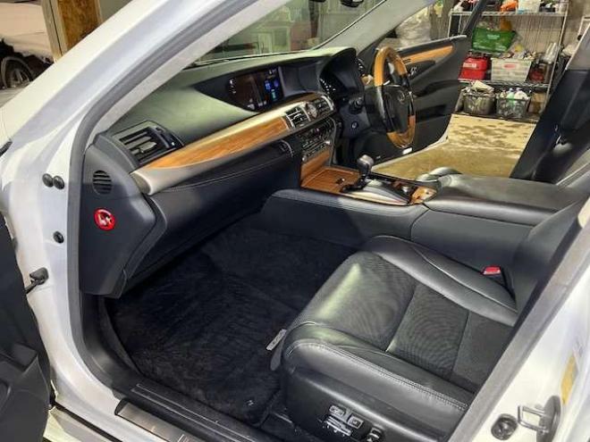 レクサスLSハイブリッド 600h バージョンC Iパッケージ 4WD　WALD&モデリスタエアロ・左右出しマフラー・20インチAW・エアサスコントローラー・ブラックレザー・パワートランク・純正HDDナビ・バックモニター・純正エンジンスターター・カードキー 5000