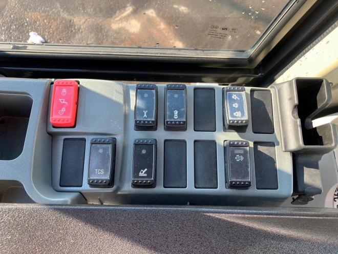 ホイールローダ日立　中古　ZW100-6　建機