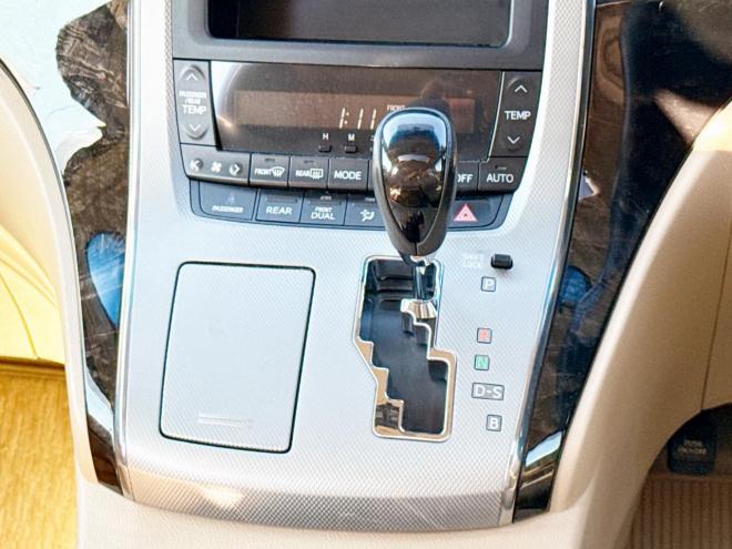 ヴェルファイアハイブリッド2.4X 4WD　ローンが不安な方＜優遇ローン＞　本州仕入　サンルーフ　社外20AW　両側パワスラ 4WD 2400 5Dr