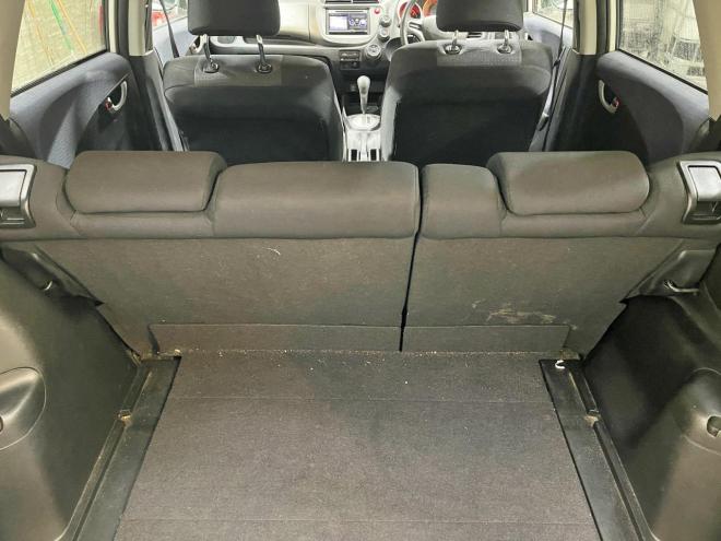 フィット1.3G 4WD 5年保証 ナビ 寒冷地仕様 禁煙 車検整備2年付 修復歴無