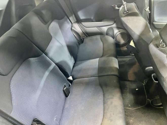 フィット1.3G 4WD 5年保証 ナビ 寒冷地仕様 禁煙 車検整備2年付 修復歴無