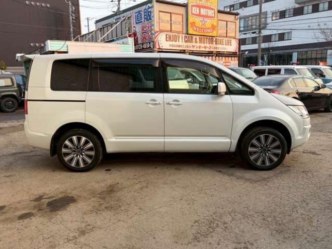 デリカD：5 2.2 D パワーパッケージ ディーゼルターボ 4WD　両側電動スライドドア　電動リアゲート　社外ナビ　社外アルミ　バックカメラ　エアコン　ETC　キーレスエントリー　シートヒーター　寒冷地仕様　パワステ　パワーウィンドウ　クルーズコントロール　3列シート 2300