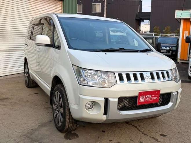 デリカD：5 2.2 D パワーパッケージ ディーゼルターボ 4WD　両側電動スライドドア　電動リアゲート　社外ナビ　社外アルミ　バックカメラ　エアコン　ETC　キーレスエントリー　シートヒーター　寒冷地仕様　パワステ　パワーウィンドウ　クルーズコントロール　3列シート 2300