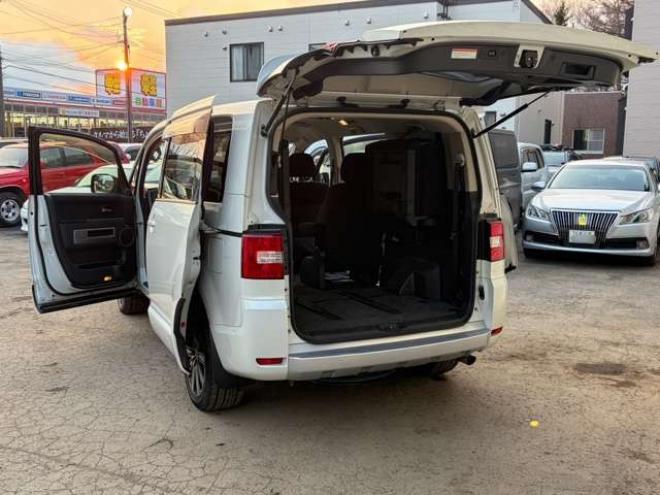 デリカD：5 2.2 D パワーパッケージ ディーゼルターボ 4WD　両側電動スライドドア　電動リアゲート　社外ナビ　社外アルミ　バックカメラ　エアコン　ETC　キーレスエントリー　シートヒーター　寒冷地仕様　パワステ　パワーウィンドウ　クルーズコントロール　3列シート 2300