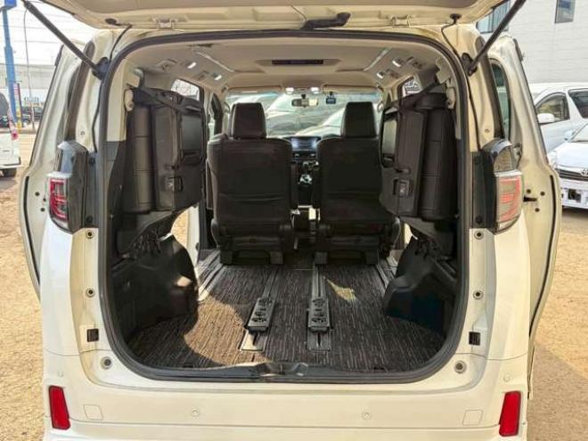 ヴェルファイア2.5 Z 4WD　純正ナビ　TRDエアロ　両側パワスラ　バックカメラ　社外アルミホイール　ETC　車高調　パワステ　パワーウィンドウ　キーレスエントリー　ABS　盗難防止装置　横滑り防止装置　エアコン　3列シート 2500