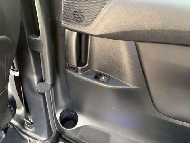 ヴェルファイア2.5 Z 4WD　純正ナビ　TRDエアロ　両側パワスラ　バックカメラ　社外アルミホイール　ETC　車高調　パワステ　パワーウィンドウ　キーレスエントリー　ABS　盗難防止装置　横滑り防止装置　エアコン　3列シート 2500