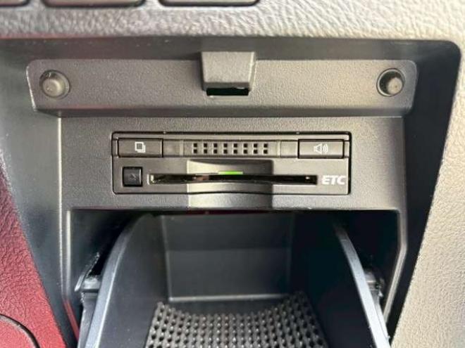 ヴェルファイア2.5 Z 4WD　純正ナビ　TRDエアロ　両側パワスラ　バックカメラ　社外アルミホイール　ETC　車高調　パワステ　パワーウィンドウ　キーレスエントリー　ABS　盗難防止装置　横滑り防止装置　エアコン　3列シート 2500