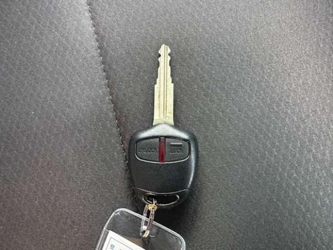 パジェロ3.2 ロング GR ディーゼルターボ 4WD　リフトアップ(ジャオス)　パワステ　パワーウィンドウ　社外ナビ　バックカメラ　純正アルミホイール　ETC　シートヒーター　3列シート　横滑り防止装置　盗難防止装置　ABS　キーレスエントリー 3200