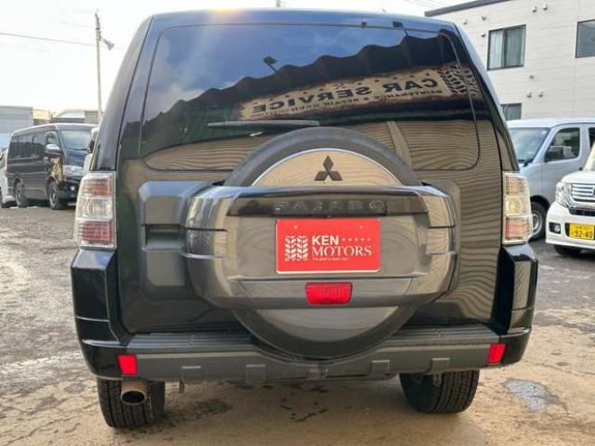 パジェロ3.2 ロング GR ディーゼルターボ 4WD　リフトアップ(ジャオス)　パワステ　パワーウィンドウ　社外ナビ　バックカメラ　純正アルミホイール　ETC　シートヒーター　3列シート　横滑り防止装置　盗難防止装置　ABS　キーレスエントリー 3200